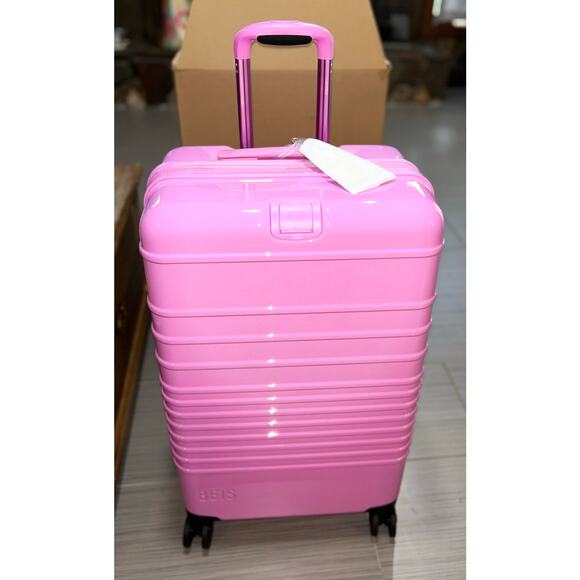 BEIS Medium Check-In Roller Luggage in Berry Glossy LIMITED EDITION SOLD OUT - Picture 6 of 9
